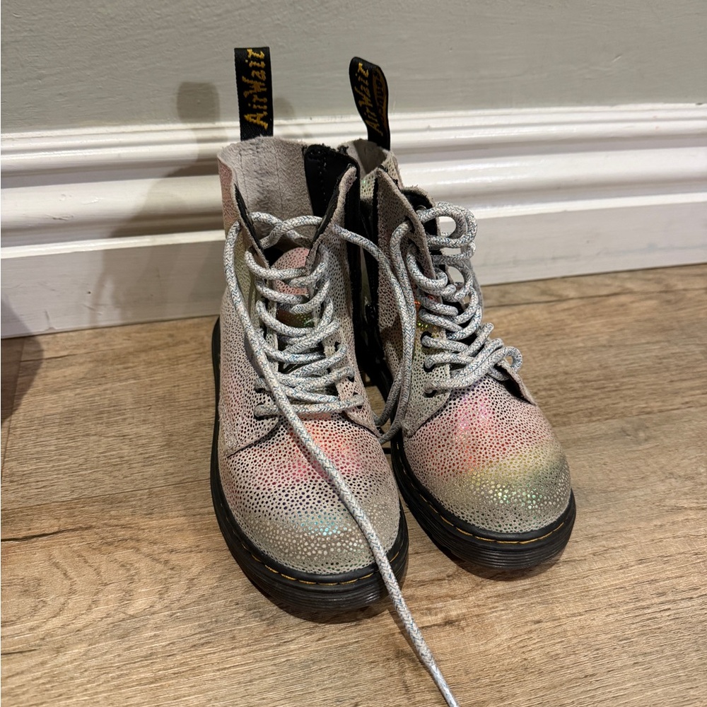 Dr. Martens Kids Iridescent Lace-Up Boots